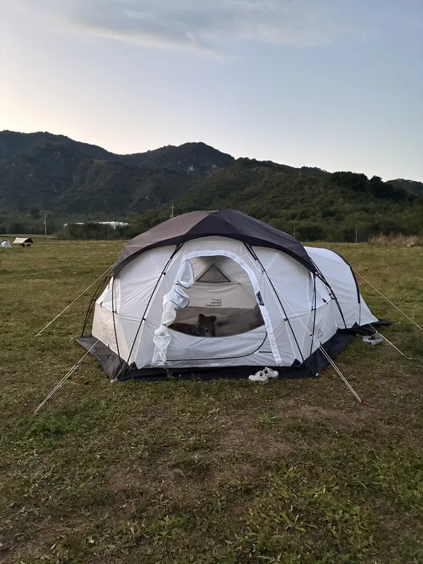 牧高笛指挥官 185 帐篷的正面