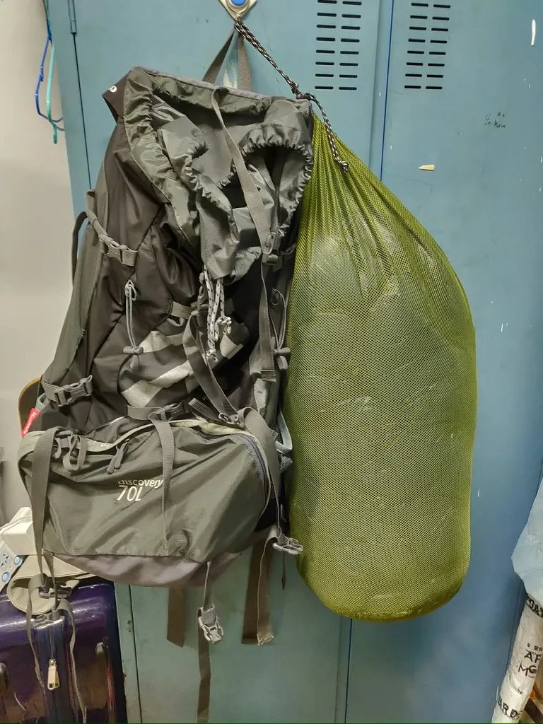 登山包和睡袋